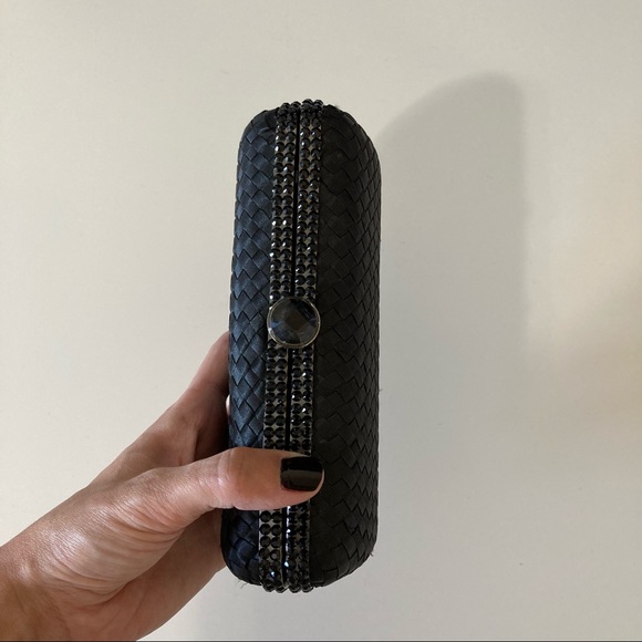 Intricate embellished clutch - Picture 8 of 13